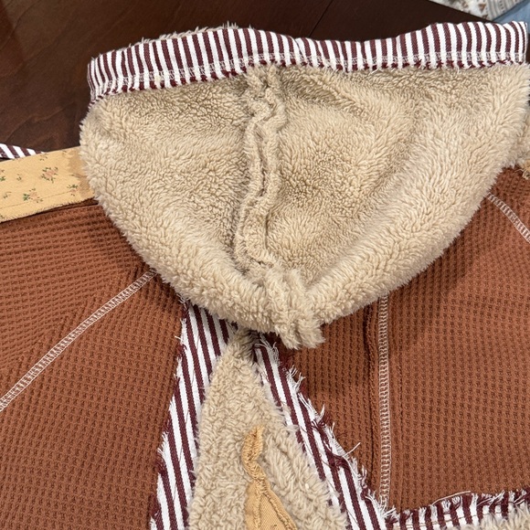 POL “Cinnamon Stick” Brown and Cream Star Sweater - Picture 11 of 17